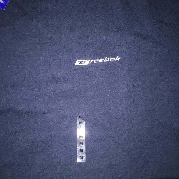** VINTAGE REEBOK ESSENTIAL TEE WITH TAG ** - Picture 4 of 5